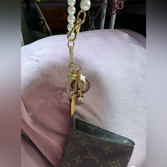 Louis Vuitton Burgundy Trunks and Bags large Charm on authentic LV clasp charms - Picture 11 of 14